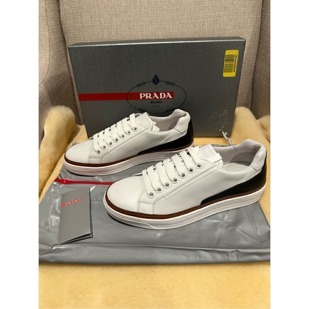 Prada Men’s low top leather sneaker white size 5,5 EU 38,5-39